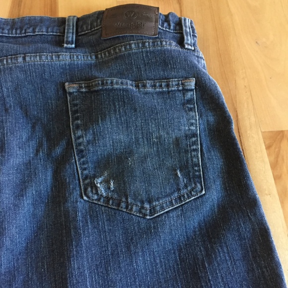 Wrangler Relaxed Fit Plus Size Brown Tint Jeans - Picture 8 of 8